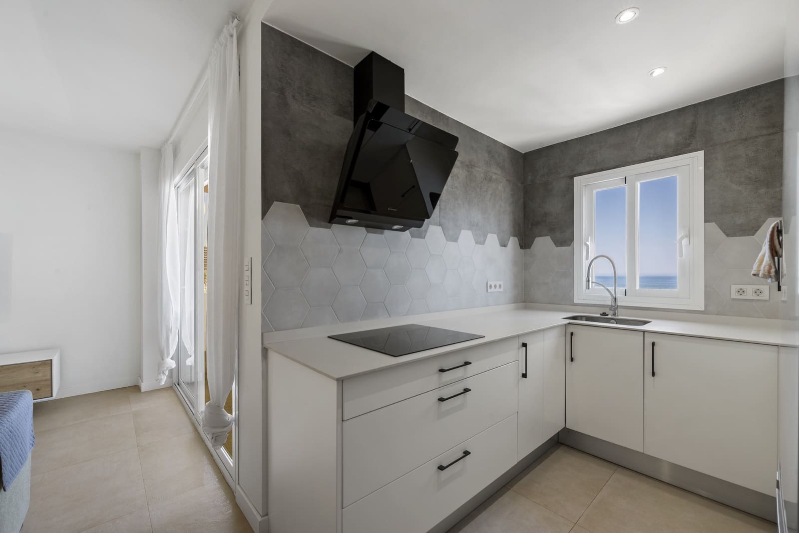2 slaapkamer Appartement te koop in Fuengirola met garage - € 540.000 (Ref: 9132017)
