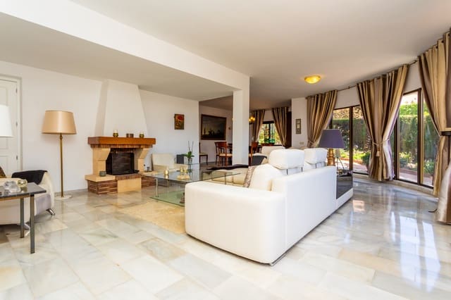 5 slaapkamer Villa te koop in Calahonda, Mijas met zwembad garage - € 1.100.000 (Ref: 9153547)