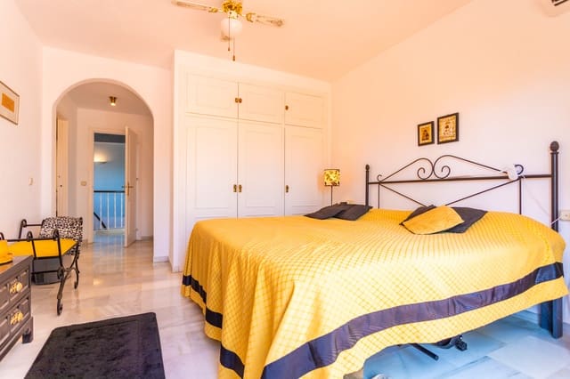 5 slaapkamer Villa te koop in Calahonda, Mijas met zwembad garage - € 1.100.000 (Ref: 9153547)