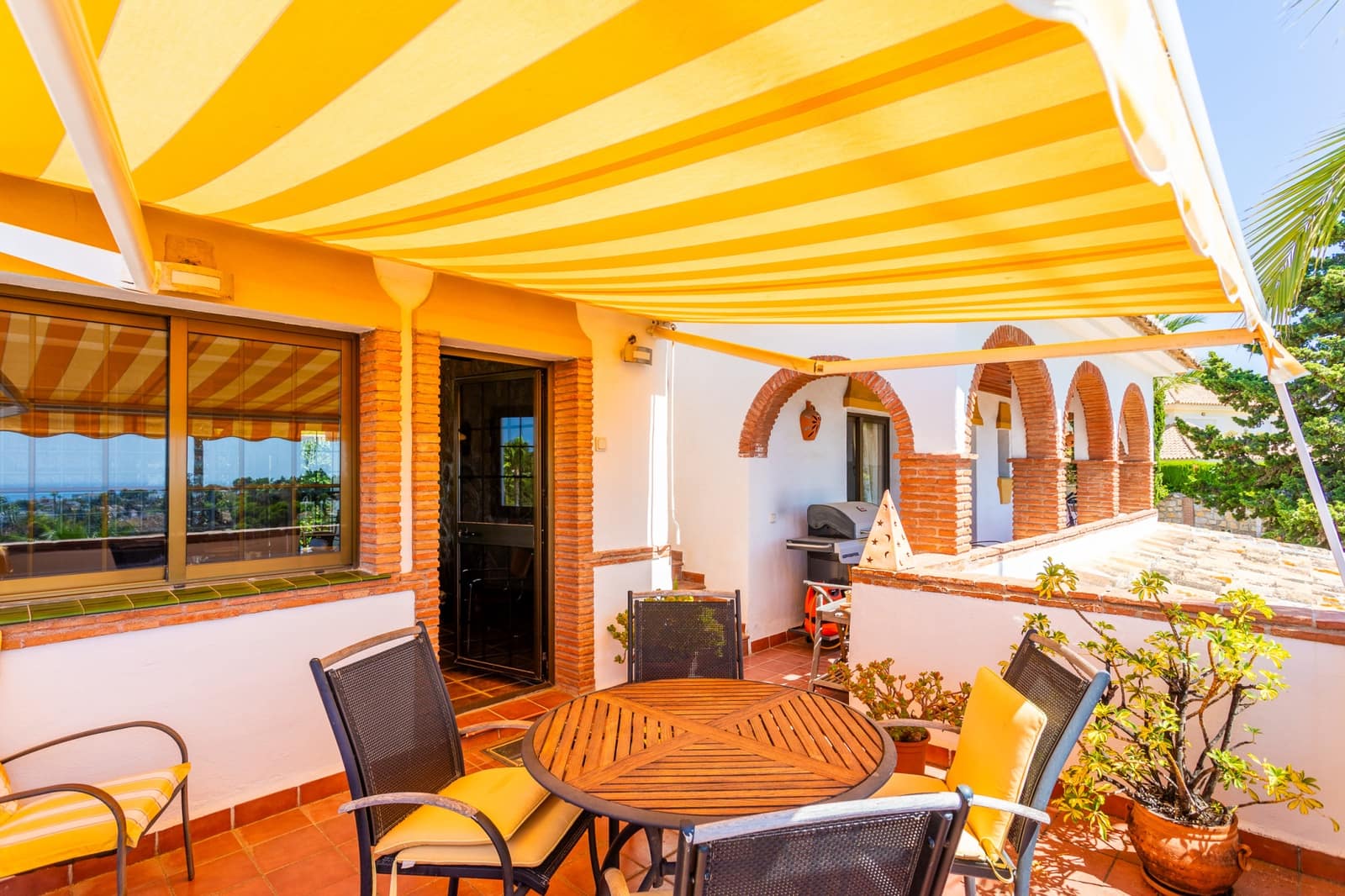 5 soveværelse Villa til salg i Calahonda med swimmingpool garage - € 1.100.000 (Ref: 9153547)