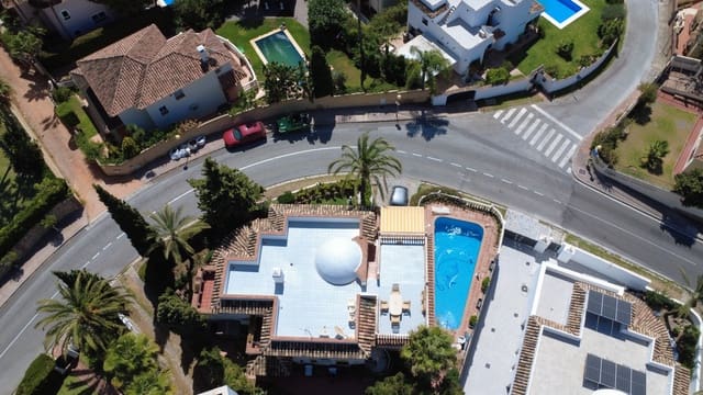 5 slaapkamer Villa te koop in Calahonda, Mijas met zwembad garage - € 1.100.000 (Ref: 9153547)
