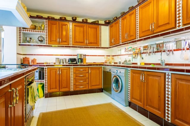 5 slaapkamer Villa te koop in Calahonda, Mijas met zwembad garage - € 1.100.000 (Ref: 9153547)