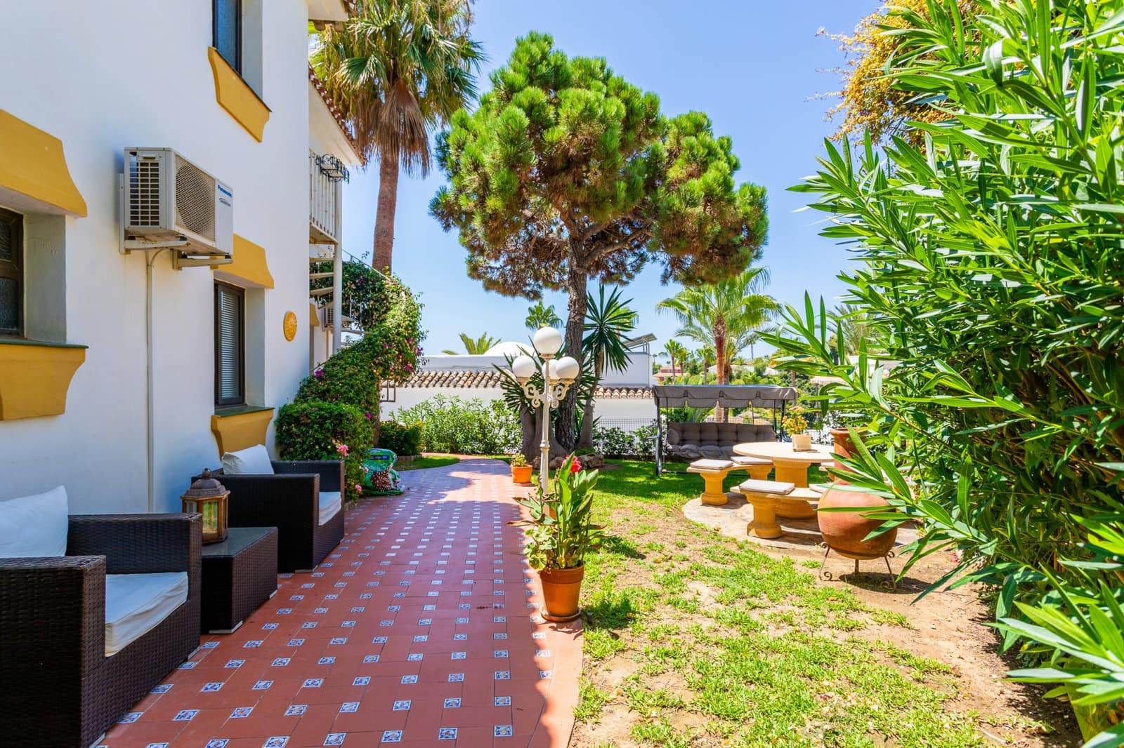 5 soveværelse Villa til salg i Calahonda med swimmingpool garage - € 1.100.000 (Ref: 9153547)