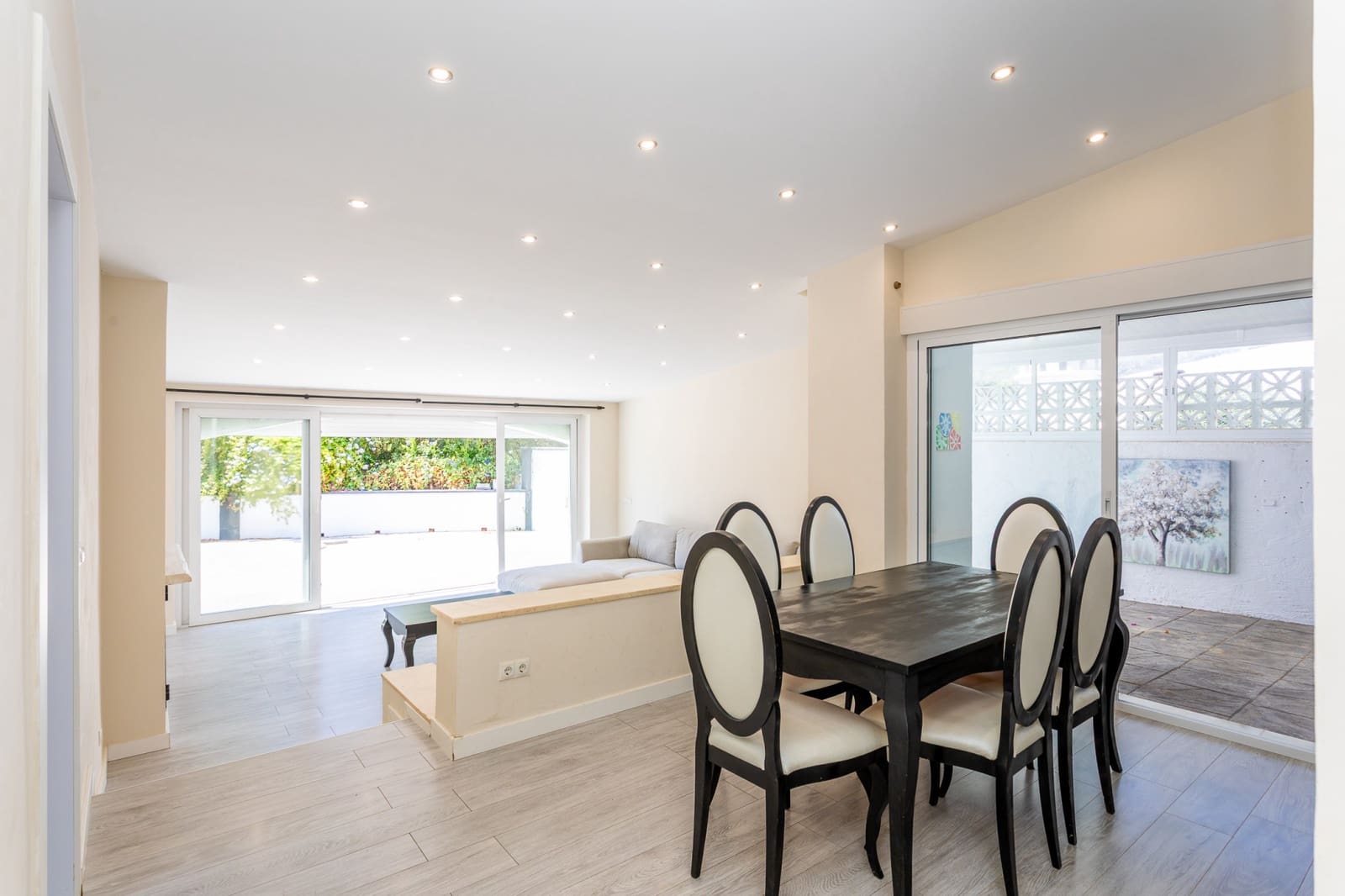 3 bedroom Villa for sale in Calahonda with pool garage - € 695,000 (Ref: 9159202)