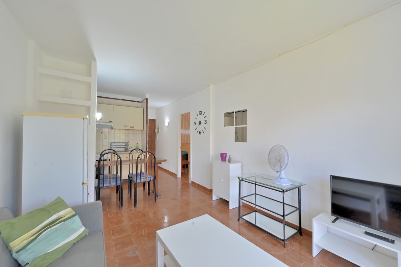 1 bedroom Apartment for sale in Calahonda with pool - € 185,000 (Ref: 9165439)