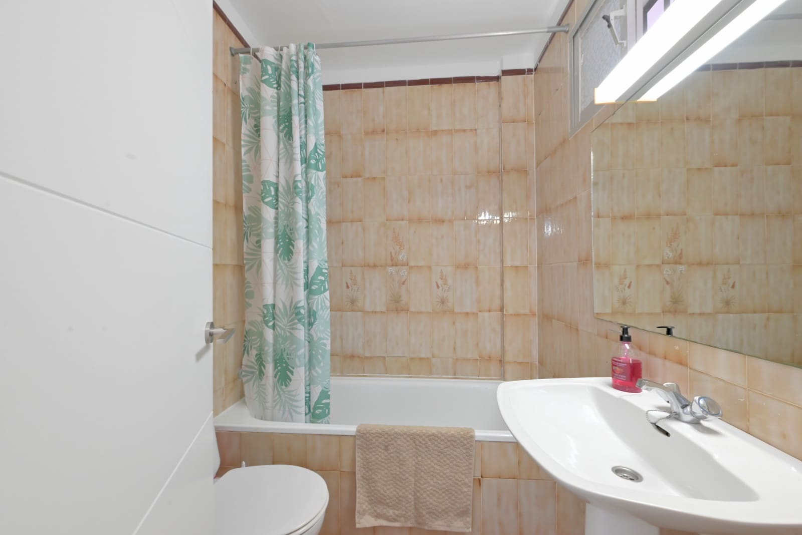 1 bedroom Apartment for sale in Calahonda with pool - € 185,000 (Ref: 9165439)