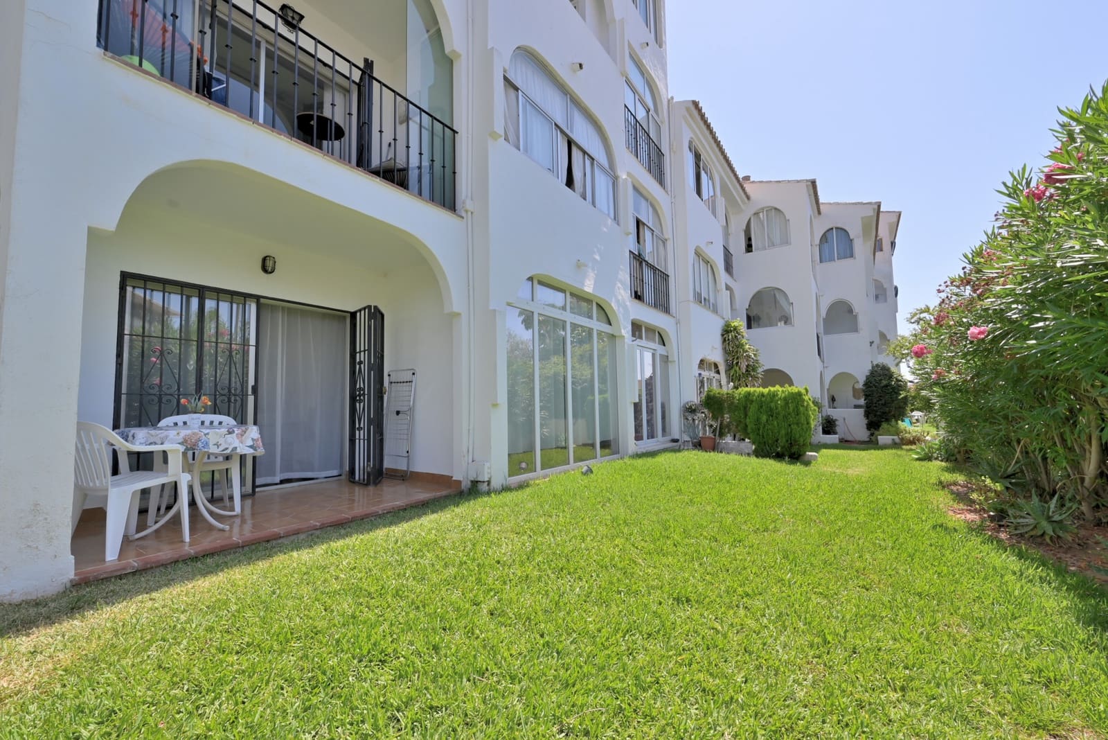 1 bedroom Apartment for sale in Calahonda with pool - € 185,000 (Ref: 9165439)