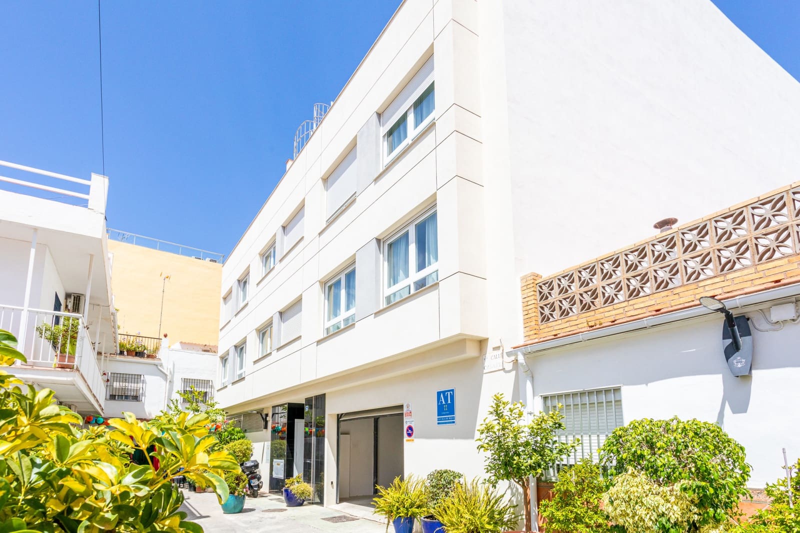17 soveværelse Hotel til salg i La Cala de Mijas med garage - € 5.450.000 (Ref: 9166773)