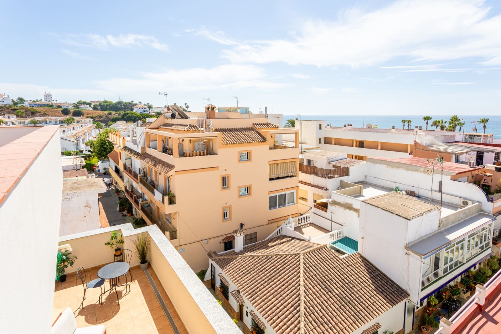 17 bedroom Hotel for sale in La Cala de Mijas with garage - € 5,450,000 (Ref: 9166773)