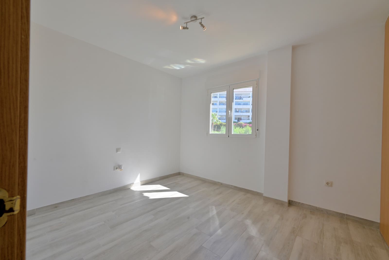 2 chambre Appartement à vendre à Calahonda avec piscine - 293 000 € (Ref: 9184944)