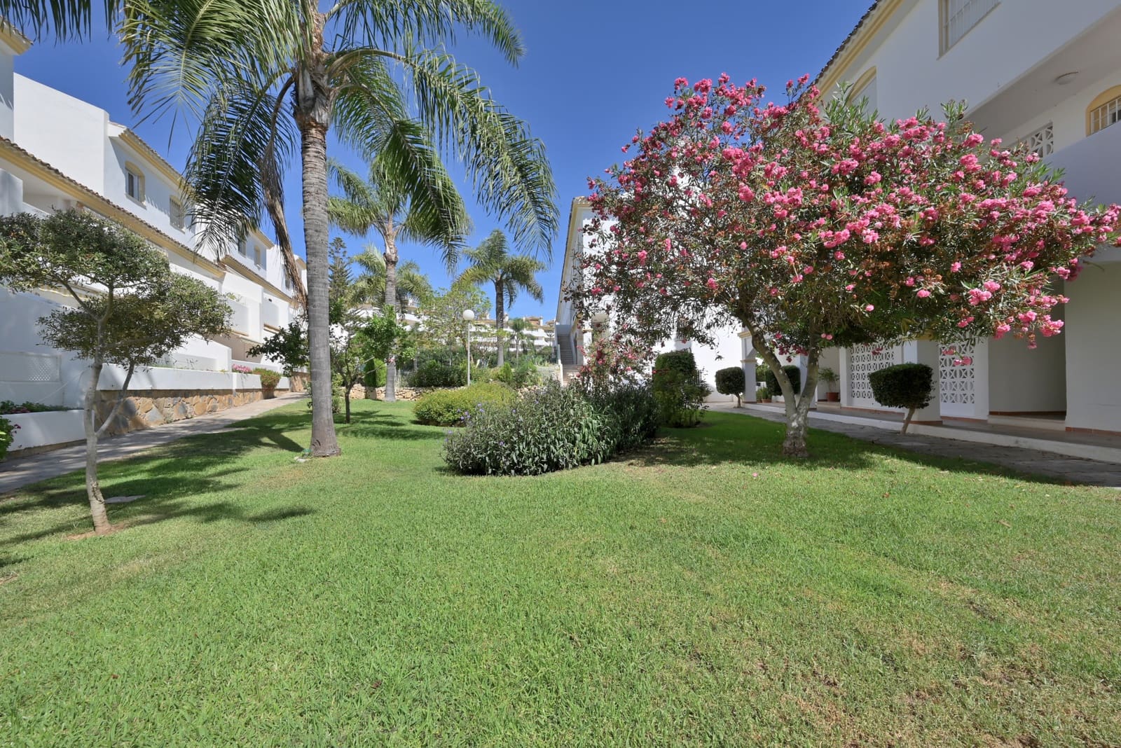 2 chambre Appartement à vendre à Calahonda avec piscine - 293 000 € (Ref: 9184944)