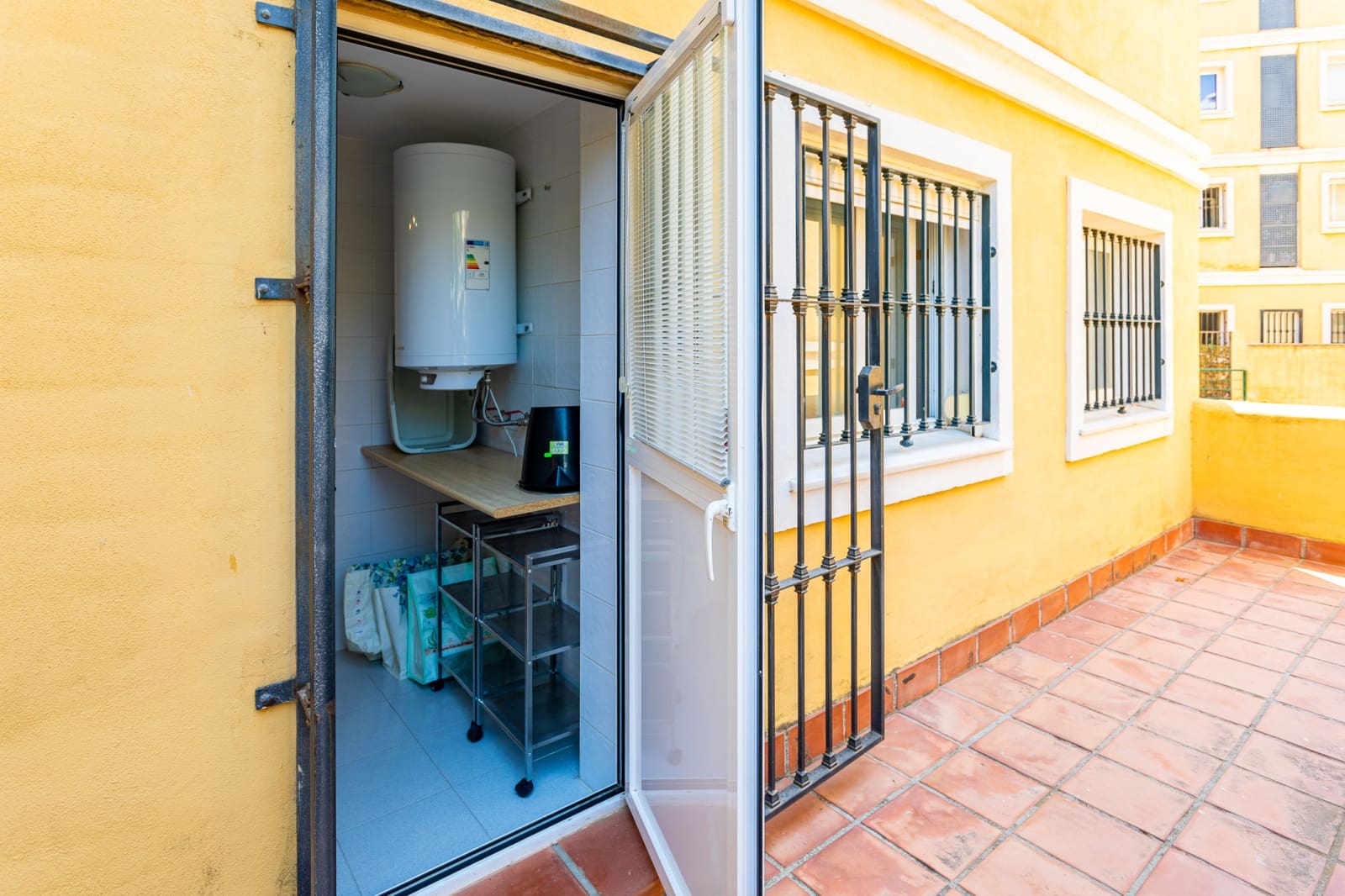 3 bedroom Apartment for sale in Riviera del Sol with pool garage - € 330,000 (Ref: 9187902)