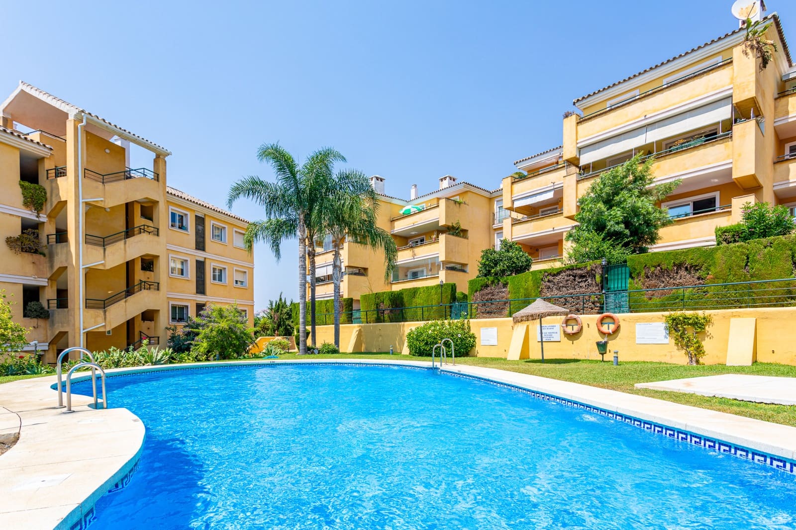 3 bedroom Apartment for sale in Riviera del Sol with pool garage - € 330,000 (Ref: 9187902)