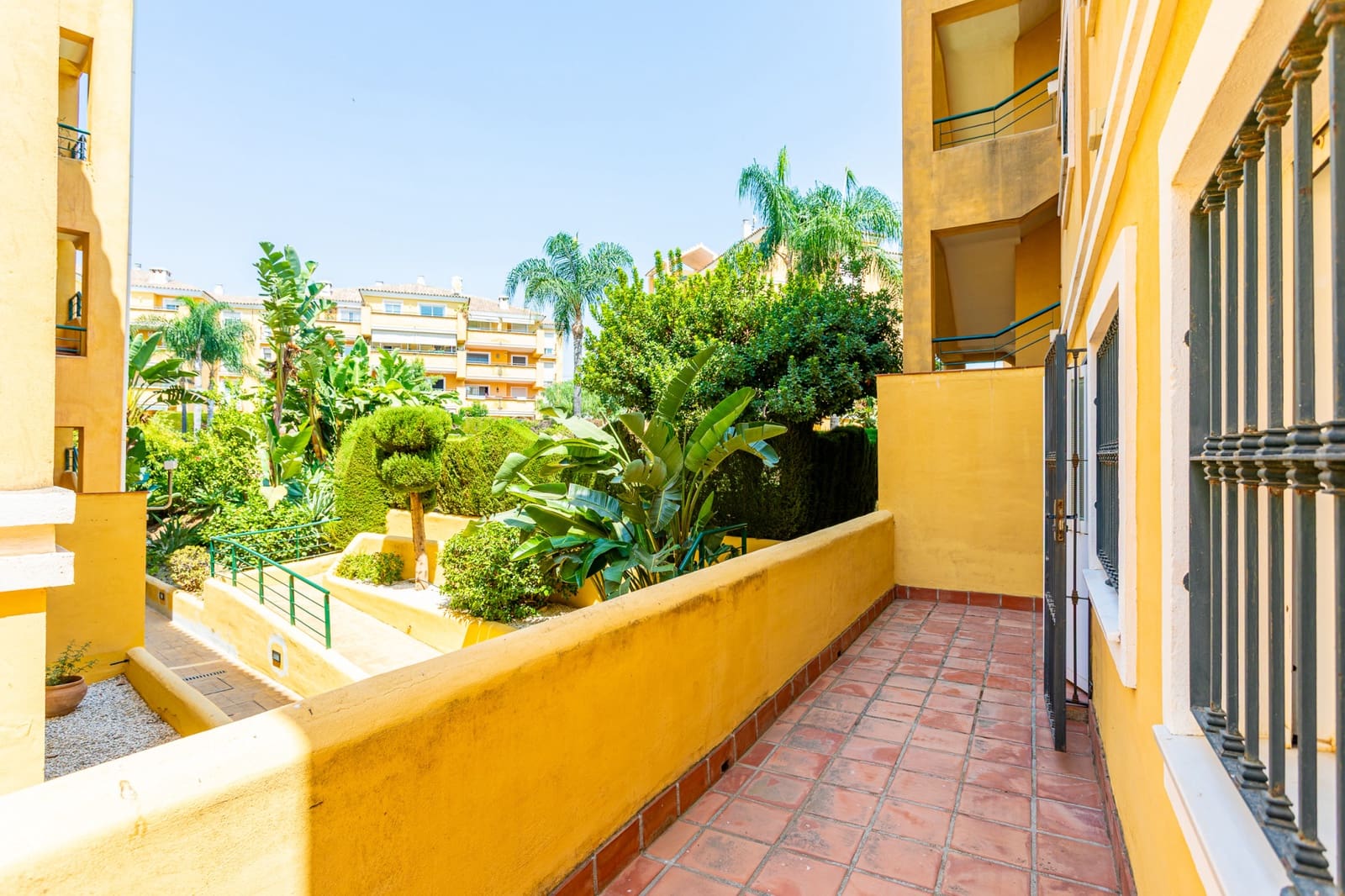 3 bedroom Apartment for sale in Riviera del Sol with pool garage - € 330,000 (Ref: 9187902)