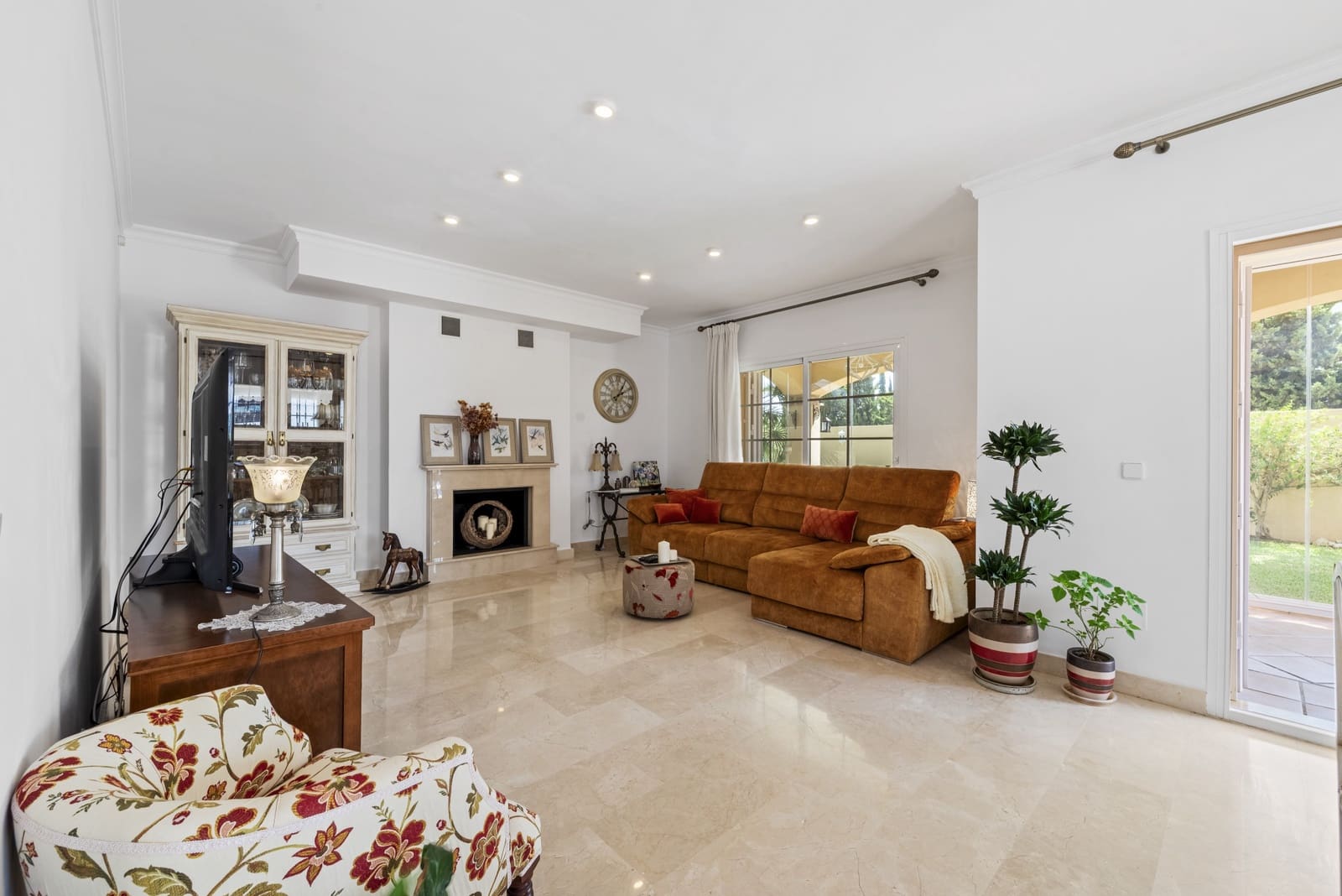 3 soverom Villa til salgs i Riviera del Sol med svømmebasseng garasje - € 749 000 (Ref: 9191993)