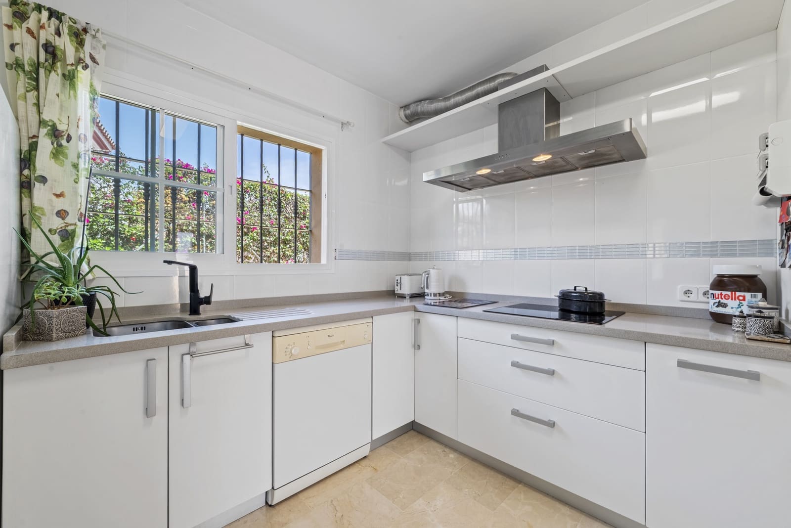 3 slaapkamer Villa te koop in Riviera del Sol met zwembad garage - € 749.000 (Ref: 9191993)