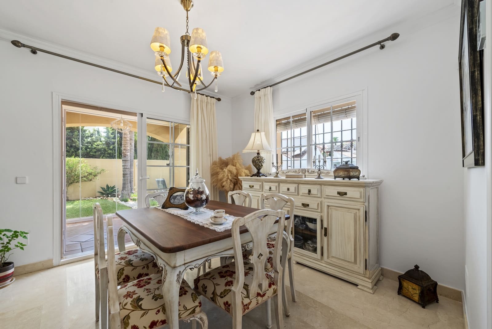 3 slaapkamer Villa te koop in Riviera del Sol met zwembad garage - € 749.000 (Ref: 9191993)