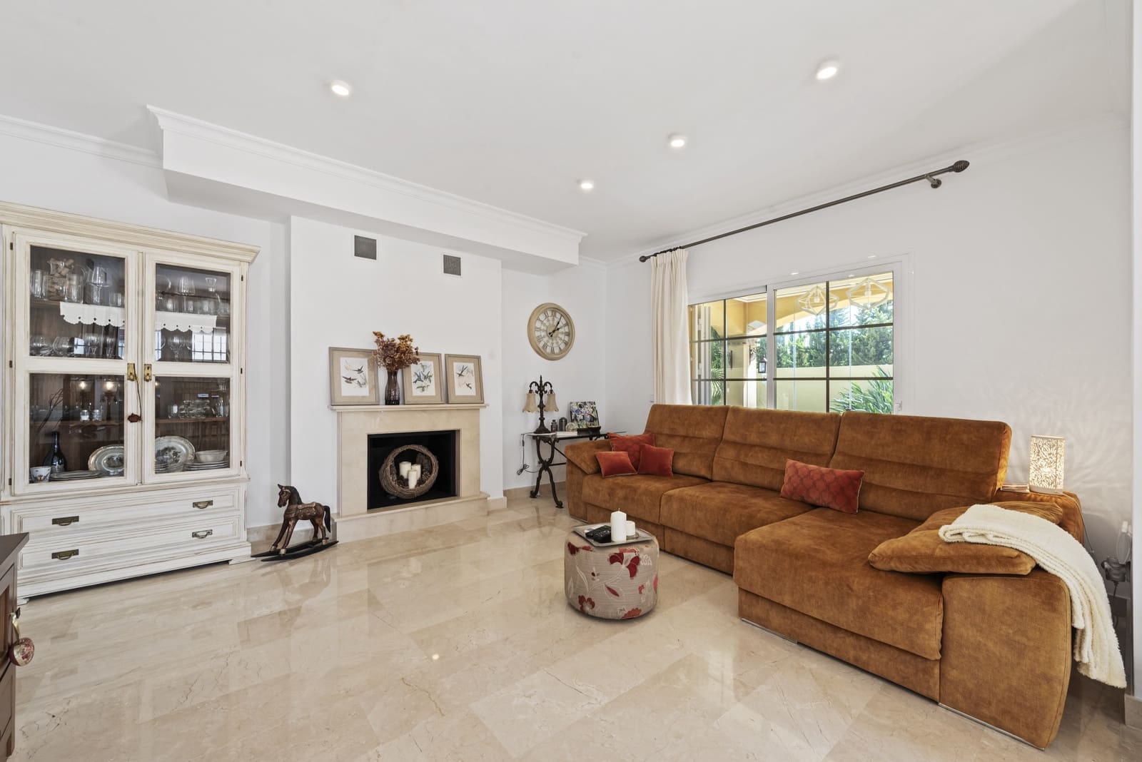 3 slaapkamer Villa te koop in Riviera del Sol met zwembad garage - € 749.000 (Ref: 9191993)