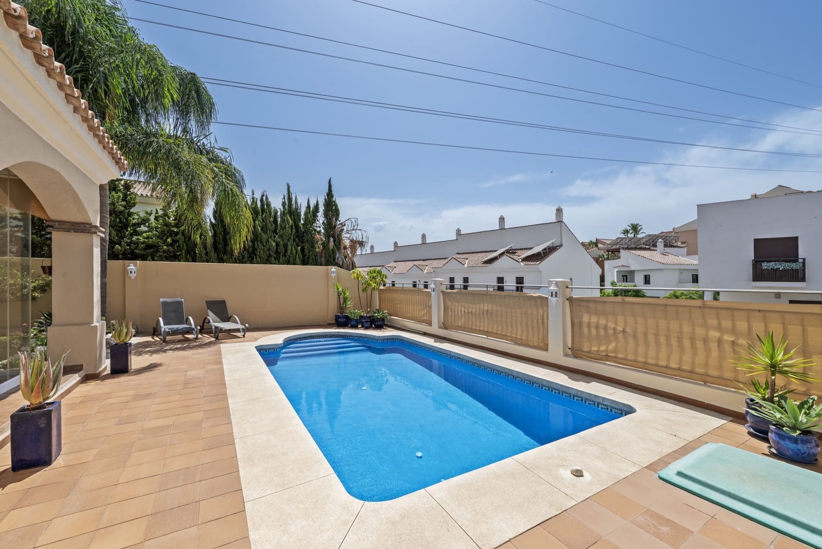 3 slaapkamer Villa te koop in Riviera del Sol met zwembad garage - € 749.000 (Ref: 9191993)