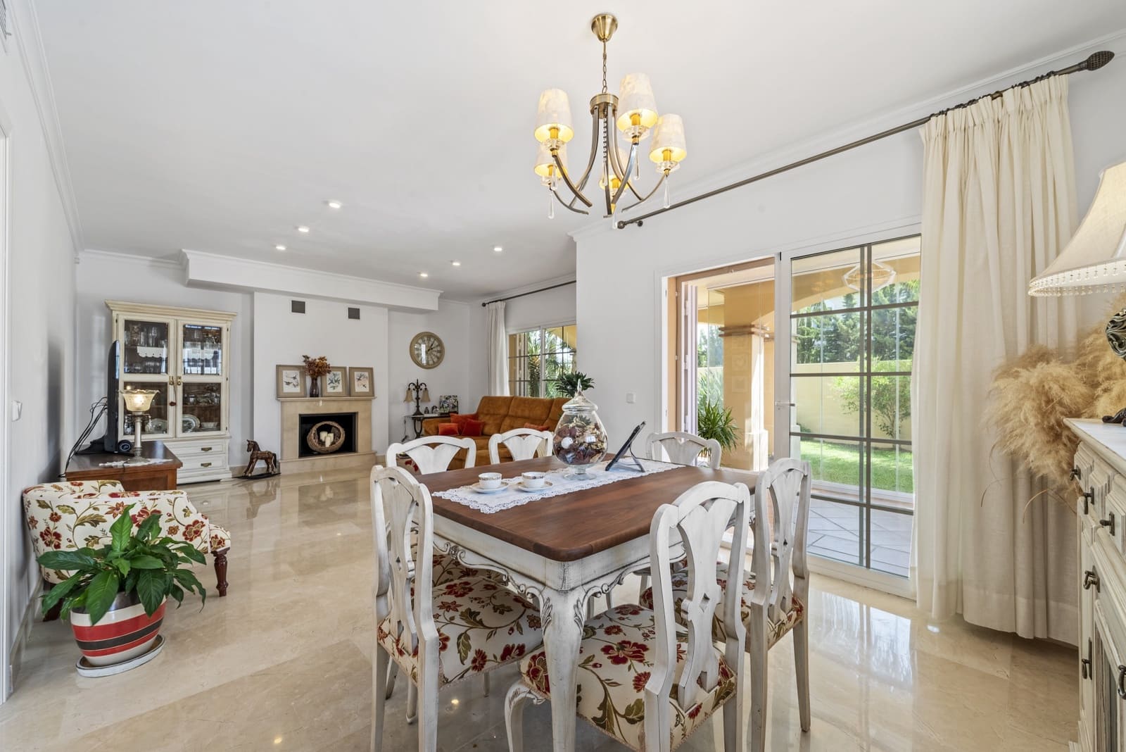 3 slaapkamer Villa te koop in Riviera del Sol met zwembad garage - € 749.000 (Ref: 9191993)