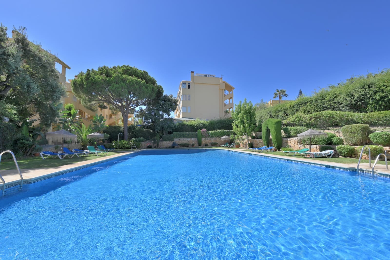 Apartamento de 1 habitación en Calahonda en venta con piscina - 246.000 € (Ref: 9204139)