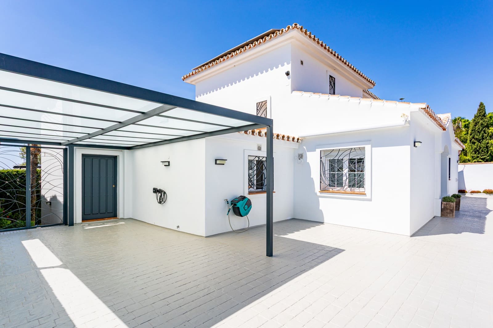 6 soveværelse Villa til salg i Calahonda med swimmingpool garage - € 1.600.000 (Ref: 9208003)