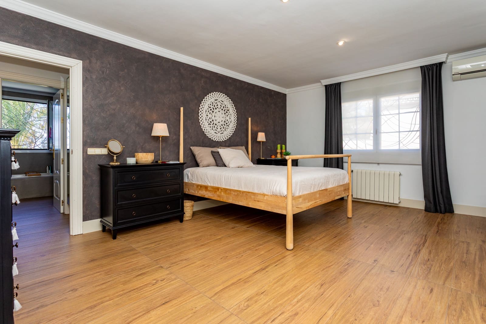 6 soveværelse Villa til salg i Calahonda med swimmingpool garage - € 1.600.000 (Ref: 9208003)