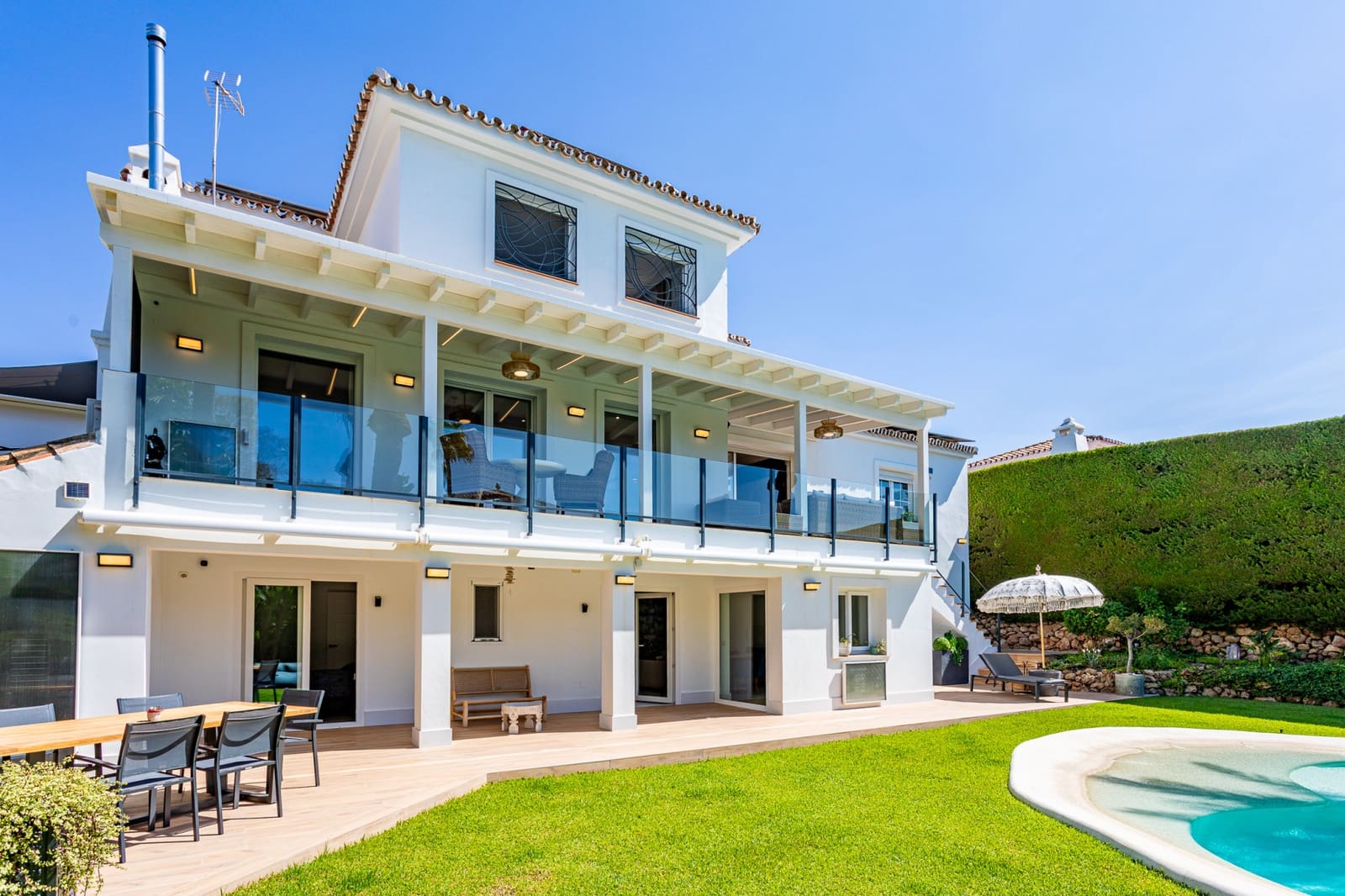 6 soveværelse Villa til salg i Calahonda med swimmingpool garage - € 1.600.000 (Ref: 9208003)