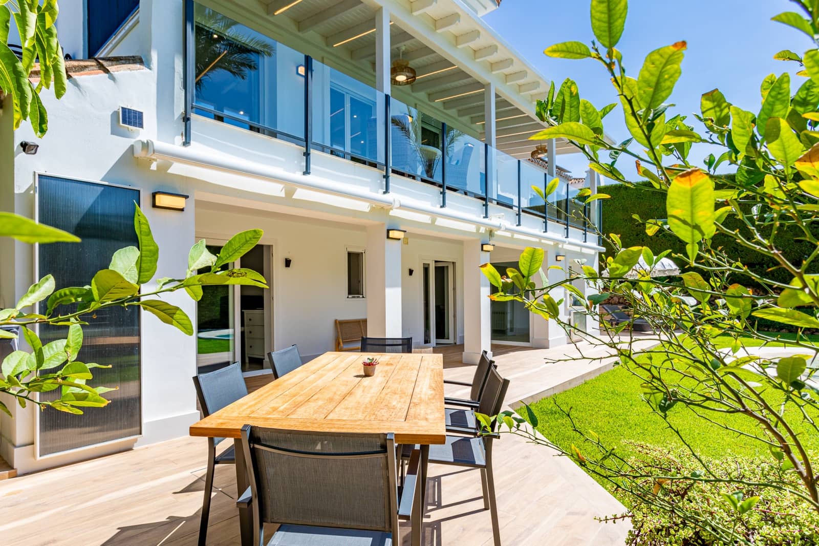 6 soveværelse Villa til salg i Calahonda med swimmingpool garage - € 1.600.000 (Ref: 9208003)