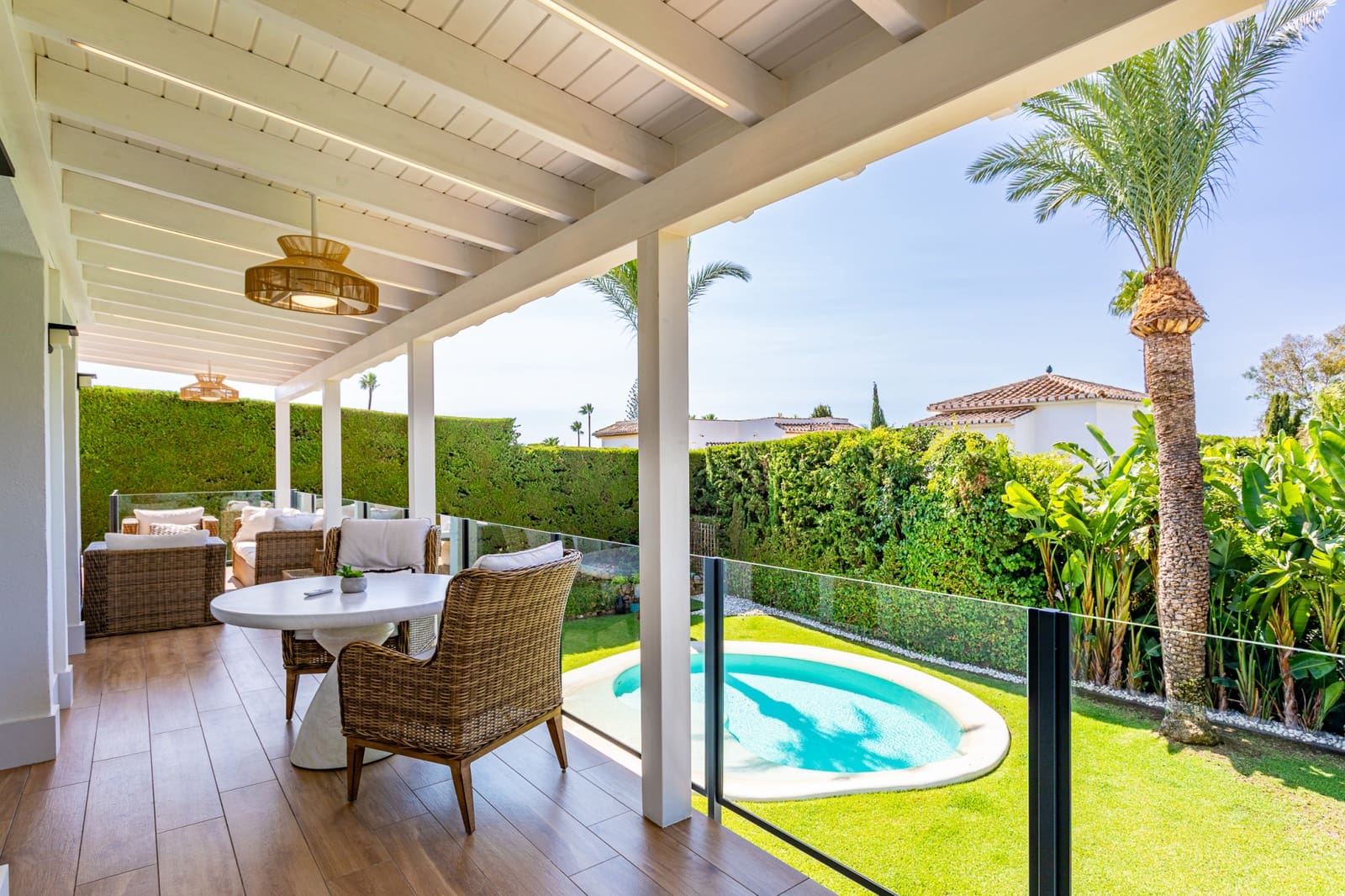 6 soveværelse Villa til salg i Calahonda med swimmingpool garage - € 1.600.000 (Ref: 9208003)