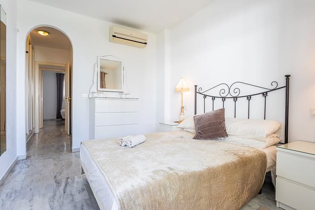 Apartamento de 2 habitaciones en Calahonda, Mijas en venta con piscina garaje - 349.000 € (Ref: 9232078)