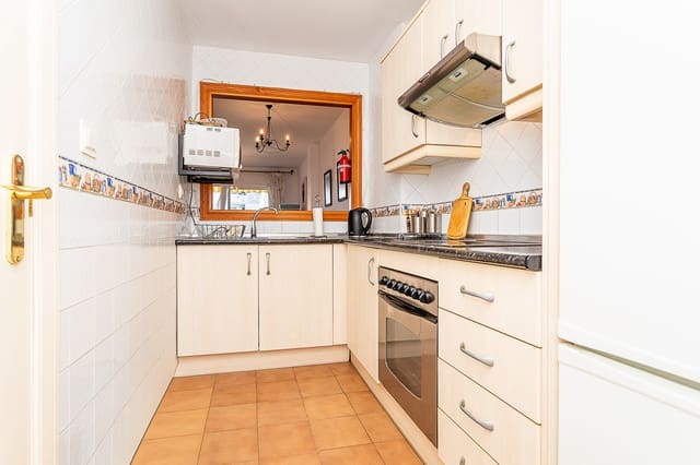 Apartamento de 2 habitaciones en Calahonda, Mijas en venta con piscina garaje - 349.000 € (Ref: 9232078)