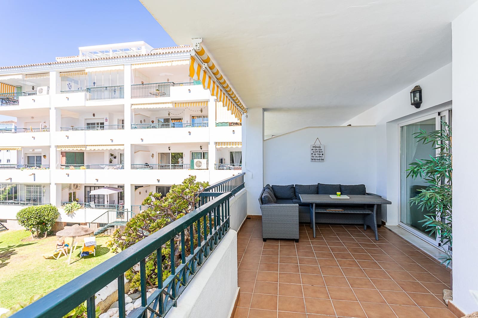 Apartamento de 2 habitaciones en Calahonda en venta con piscina garaje - 349.000 € (Ref: 9232078)