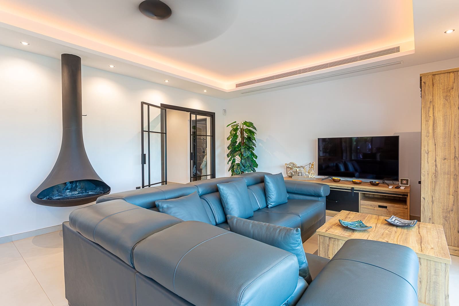 3 soverom Villa til salgs i Mijas Costa med svømmebasseng garasje - € 1 485 000 (Ref: 9256628)