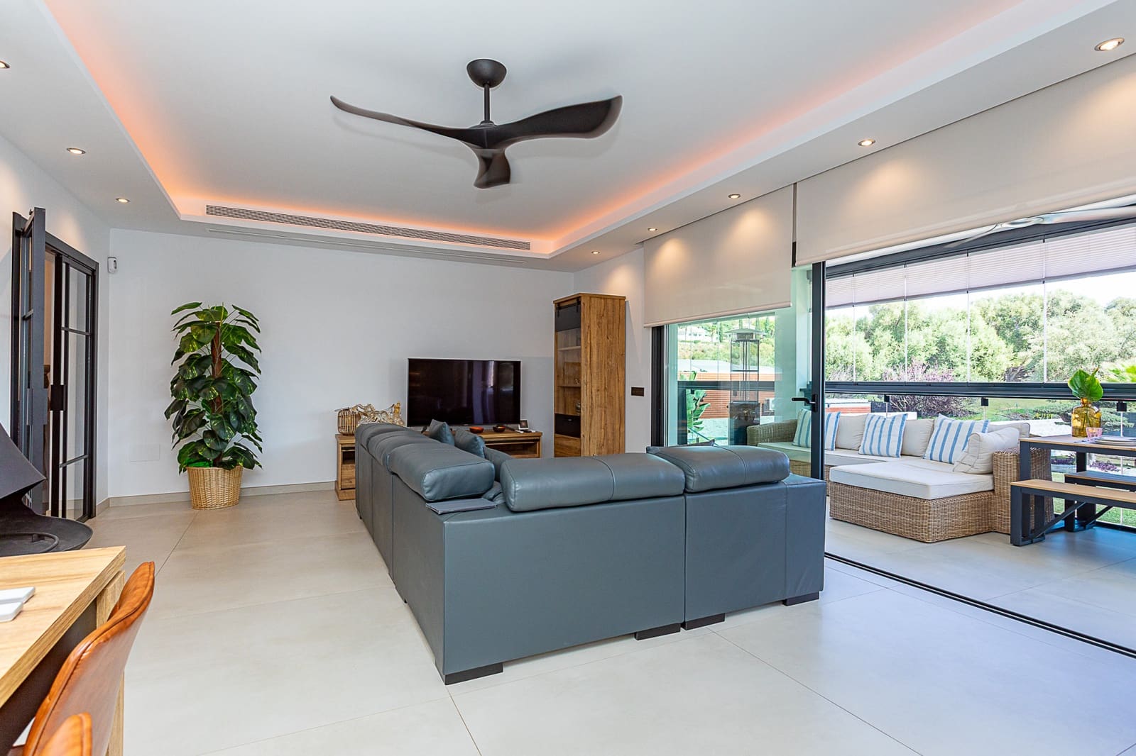 3 soverom Villa til salgs i Mijas Costa med svømmebasseng garasje - € 1 485 000 (Ref: 9256628)