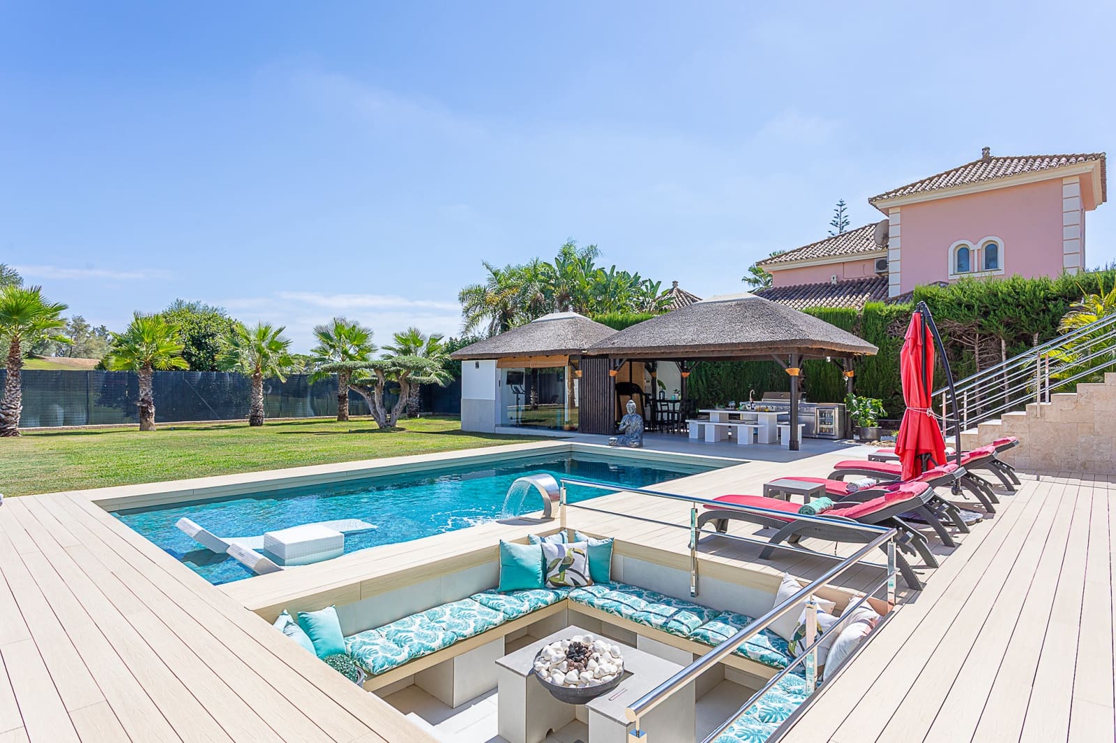 3 soverom Villa til salgs i Mijas Costa med svømmebasseng garasje - € 1 485 000 (Ref: 9256628)