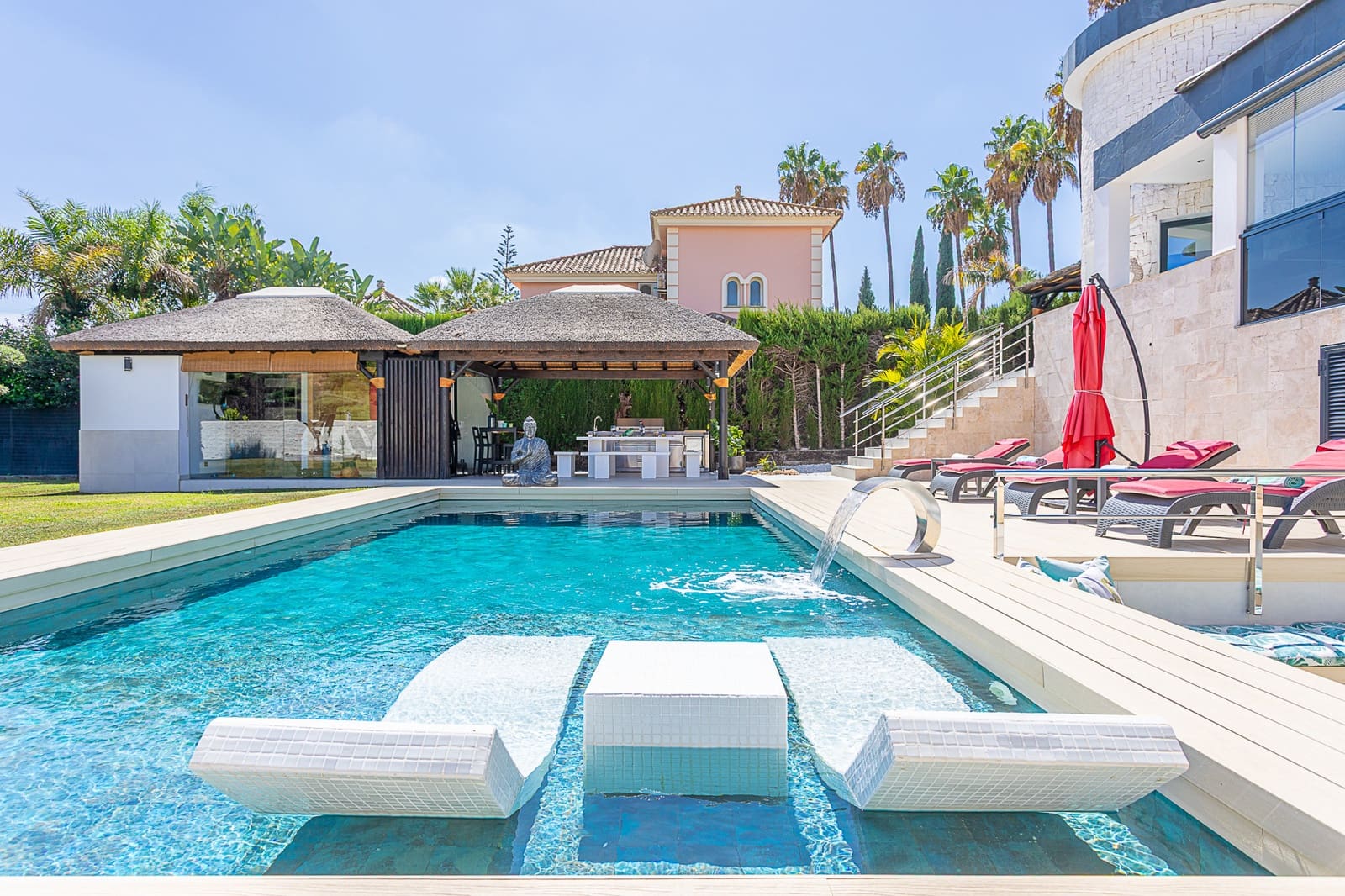 3 soverom Villa til salgs i Mijas Costa med svømmebasseng garasje - € 1 485 000 (Ref: 9256628)