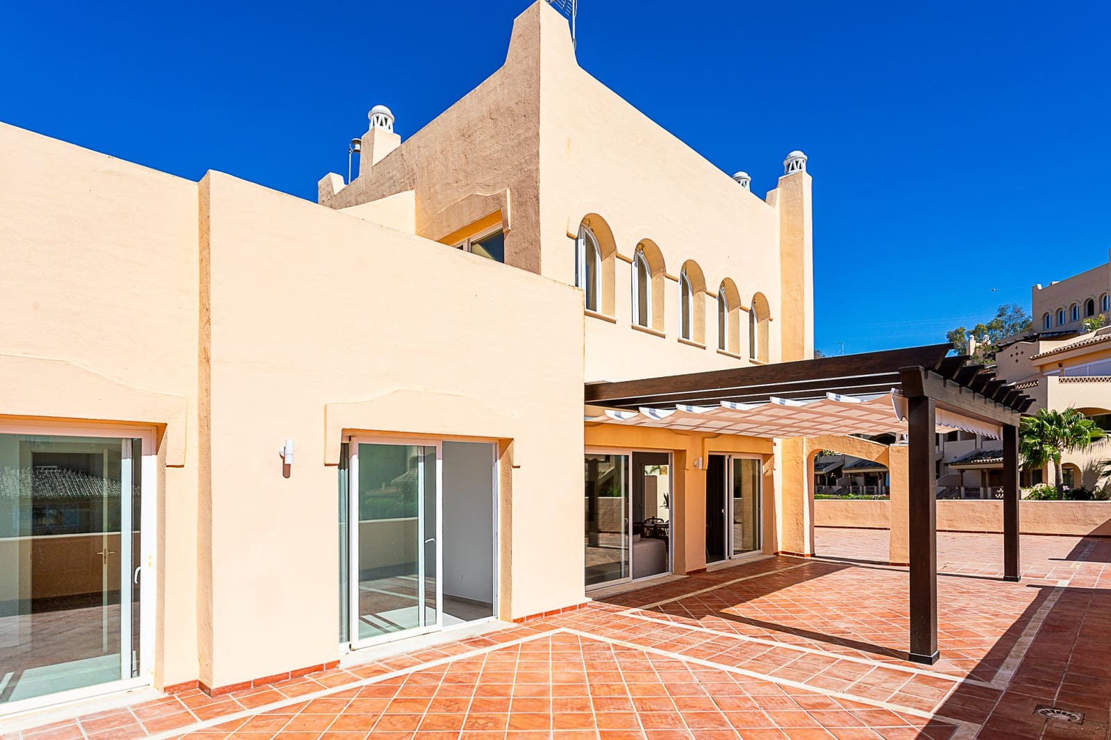 3 soveværelse Penthouse til salg i Marbella med swimmingpool garage - € 725.000 (Ref: 9263926)