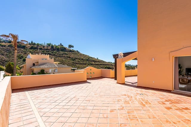 3 soveværelse Penthouse til salg i Marbella med swimmingpool garage - € 725.000 (Ref: 9263926)