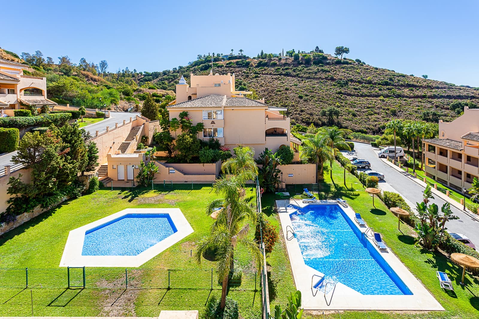 3 soveværelse Penthouse til salg i Marbella med swimmingpool garage - € 725.000 (Ref: 9263926)