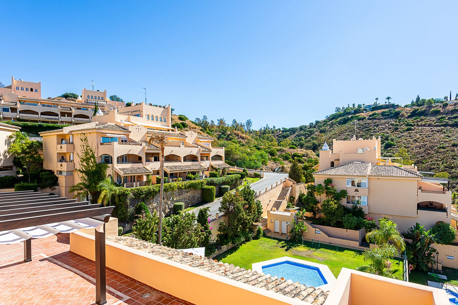 3 soveværelse Penthouse til salg i Marbella med swimmingpool garage - € 725.000 (Ref: 9263926)