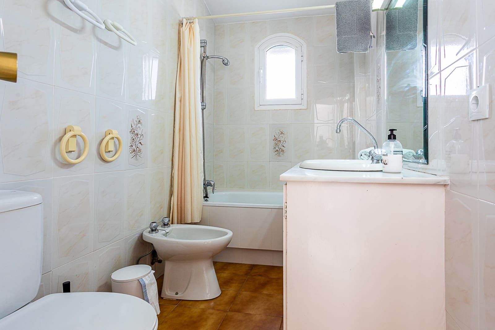 3 makuuhuone Omakotitalo myytävänä paikassa Calahonda mukana uima-altaan - 360 000 € (Ref: 9269052)