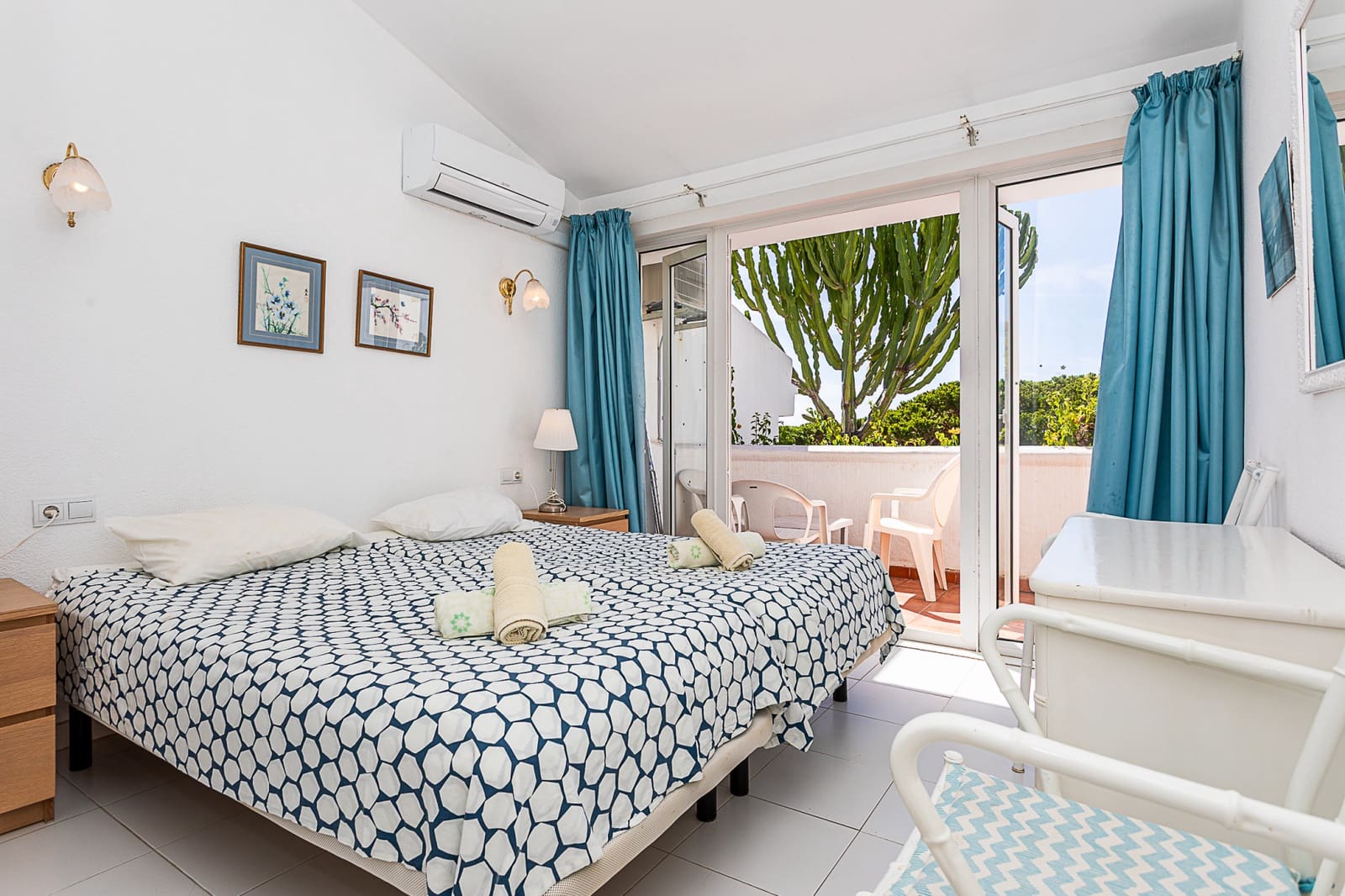 3 makuuhuone Omakotitalo myytävänä paikassa Calahonda mukana uima-altaan - 360 000 € (Ref: 9269052)