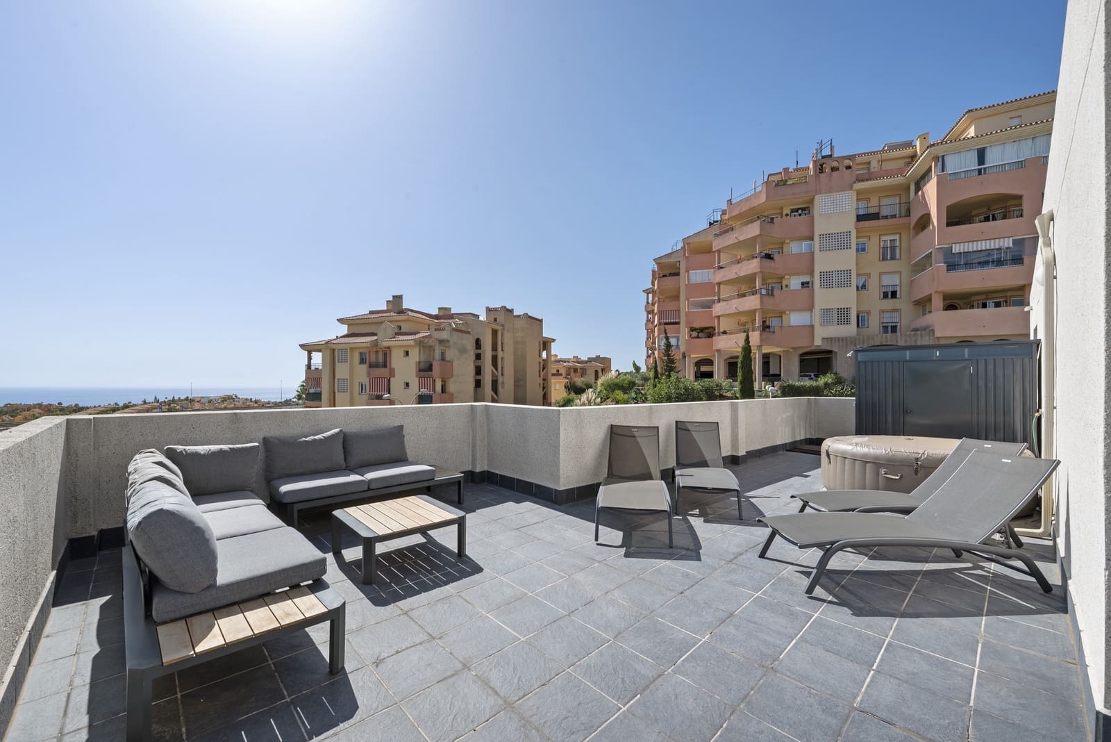 4 Zimmer Penthouse zu verkaufen in Riviera del Sol mit Pool Garage - 770.000 € (Ref: 9269054)
