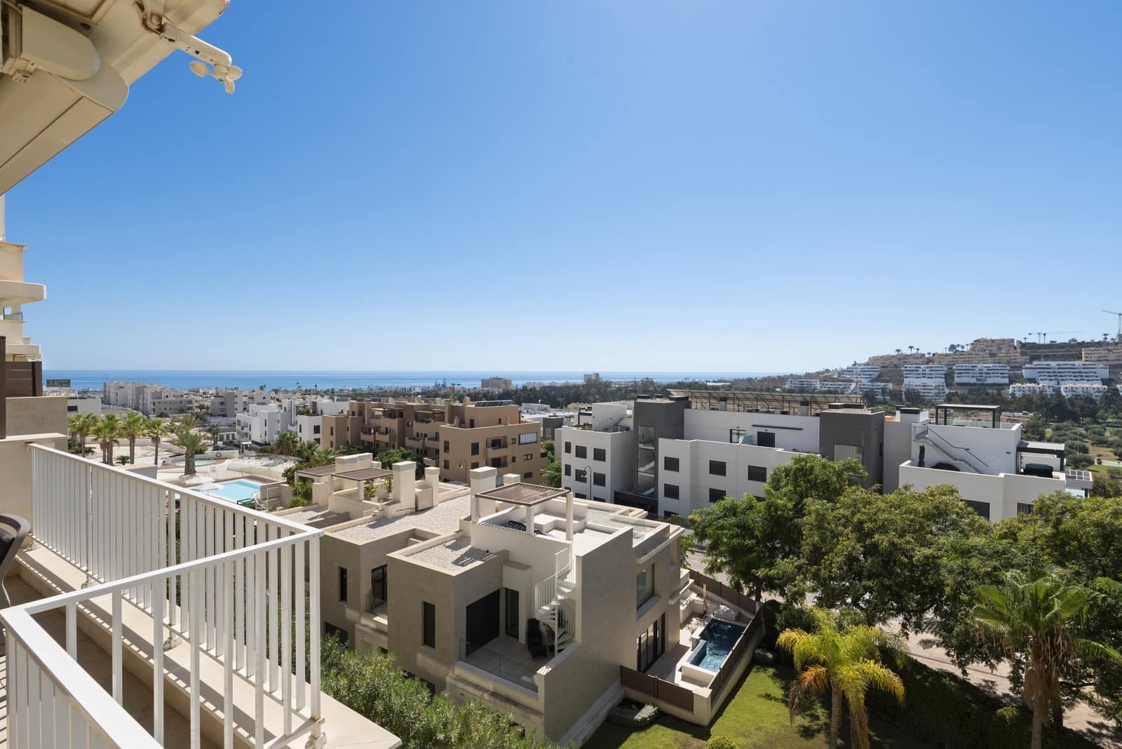 3 bedroom Apartment for sale in La Cala de Mijas with pool garage - € 725,000 (Ref: 9290010)