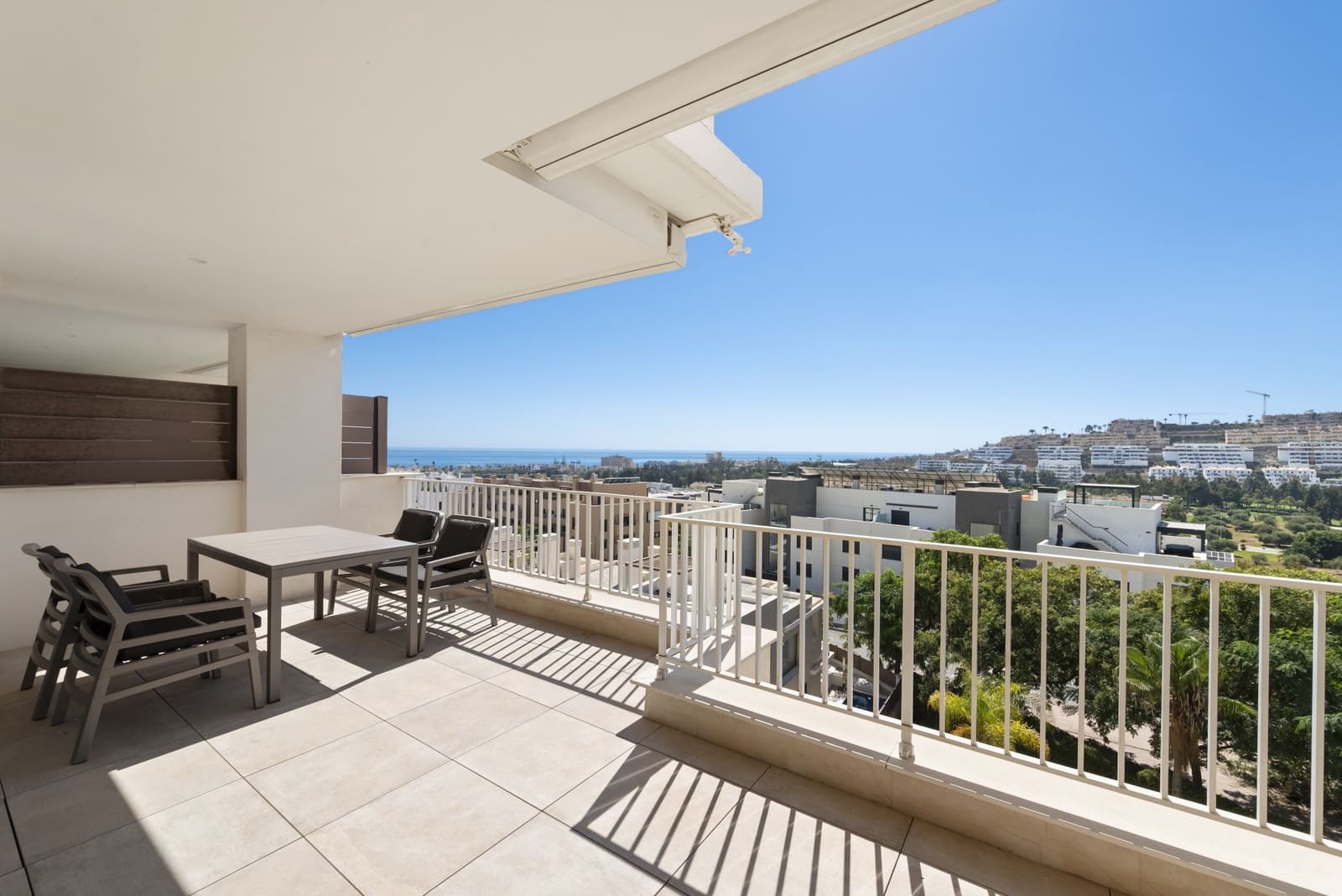 3 bedroom Apartment for sale in La Cala de Mijas with pool garage - € 725,000 (Ref: 9290010)