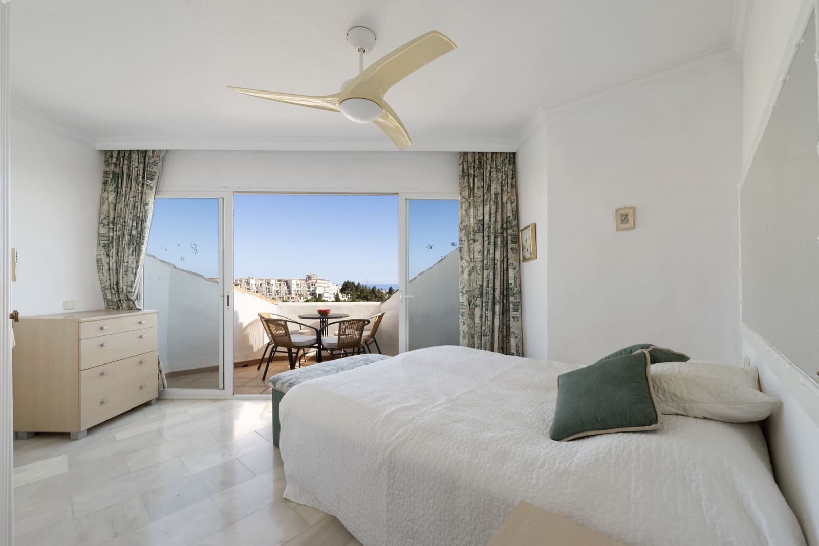 Ático de 2 habitaciones en Calahonda en venta con piscina garaje - 340.000 € (Ref: 9290011)