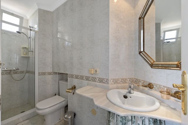 2 soverom Penthouse til salgs i Calahonda, Mijas med svømmebasseng garasje - € 340 000 (Ref: 9290011)