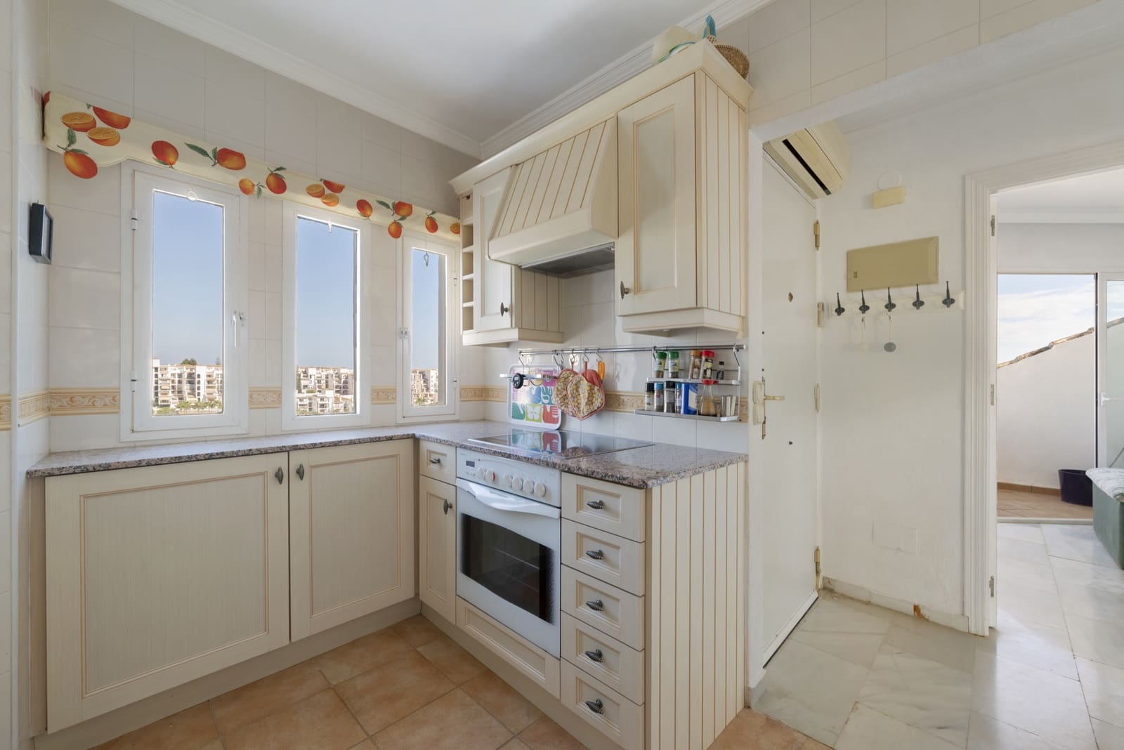 2 slaapkamer Penthouse te koop in Calahonda met zwembad garage - € 340.000 (Ref: 9290011)