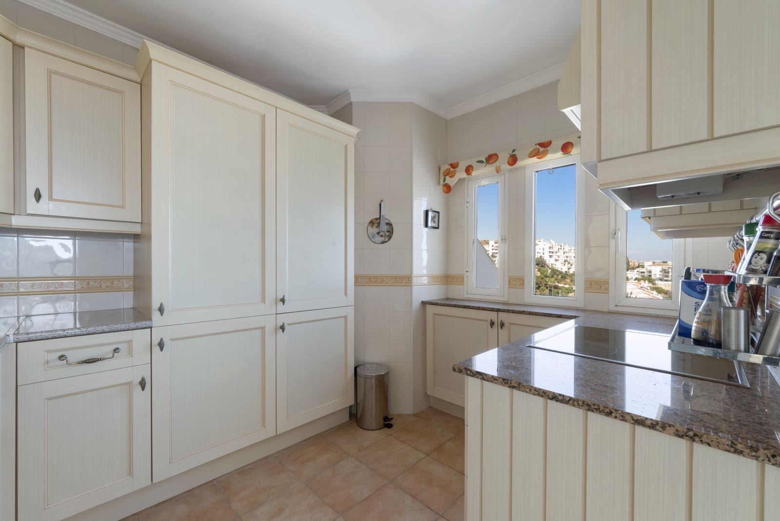 2 slaapkamer Penthouse te koop in Calahonda met zwembad garage - € 340.000 (Ref: 9290011)
